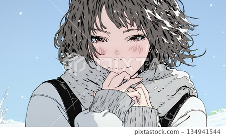 一位年輕女子對著自己凍僵的雙手吹氣取暖。 134941544