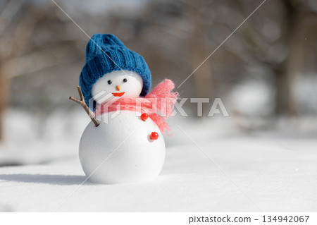 Fresh snow and snowmen Fresh snow and snowmen 134942067