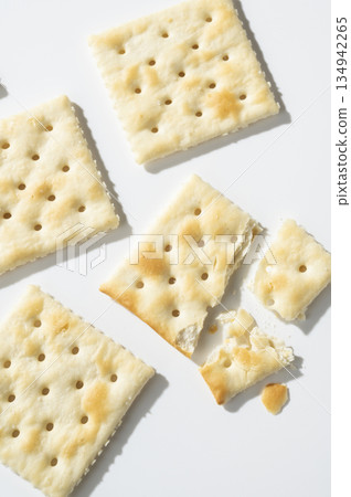 Crispy crackers Crispy crackers 134942265