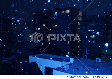 下雪的夜晚 134942378