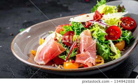 色彩繽紛的帕瑪火腿沙拉 5 134942888
