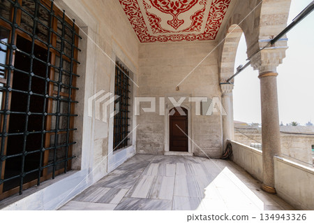 土耳其伊斯坦堡藍色清真寺的大理石走廊 134943326