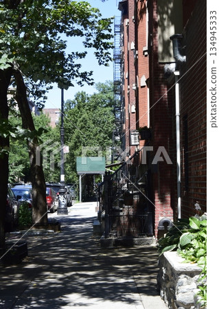 紐約曼哈頓哈林區的人行道 134945333