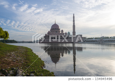 Pink Mosque sunrise and lake view, Putrajaya, Malaysia Pink Mosque sunrise and lake view, Putrajaya, Malaysia 134945496