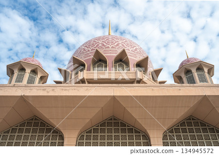 Pink Mosque exterior, Putrajaya, Malaysia Pink Mosque exterior, Putrajaya, Malaysia 134945572