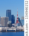 Office buildings line the coast of Tokyo Bay 134946152