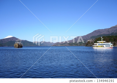 蘆之湖和遊船 134946191