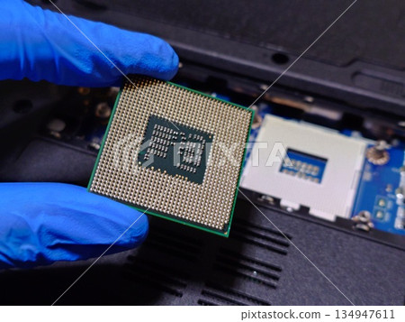 Laptop CPU socket and CPU Laptop CPU socket and CPU 134947611
