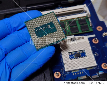 筆記型電腦 CPU 插槽和 CPU 筆記型電腦 CPU 插槽和 CPU 134947612