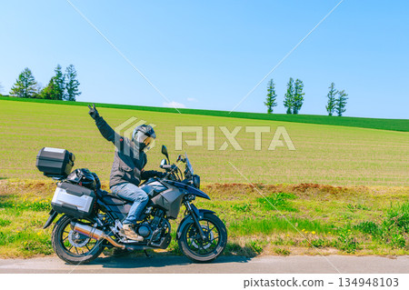 騎摩托車遊覽北海道美瑛 134948103
