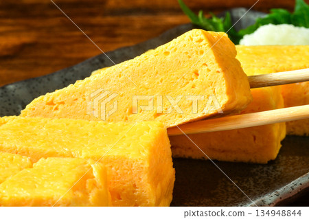 提起捲好的蛋 134948844