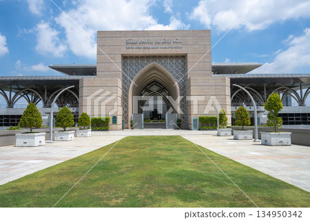 Iron Mosque Modern mosque architecture, Putrajaya, Malaysia Iron Mosque Modern mosque architecture, Putrajaya, Malaysia 134950342