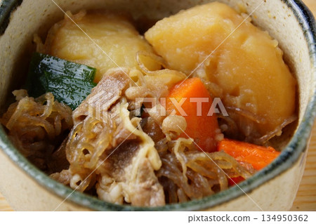 美味的肉和土豆 134950362