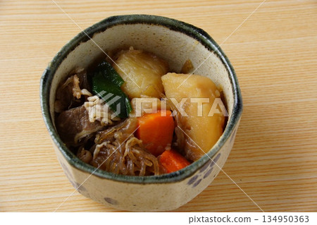 美味的肉和土豆 134950363