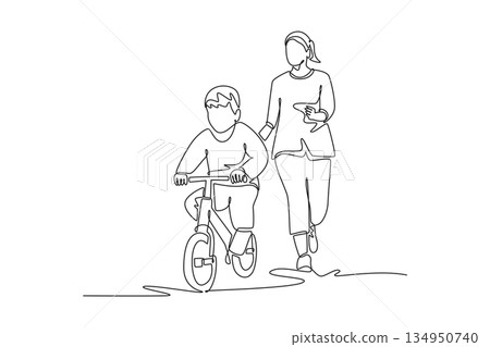 Single continuous line drawing woman mother running and assisting boy son child on a bicycle. Parent teaching kid bike riding and independence. Dynamic one line draw graphic design vector illustration 134950740
