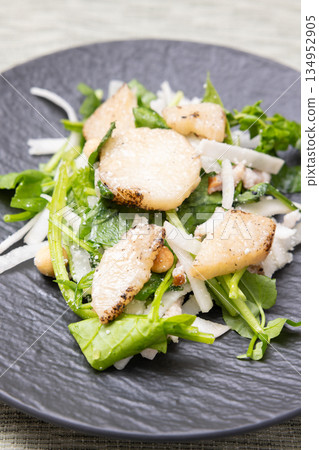 Delicious Japanese-style salad of roasted yam and spinach Delicious Japanese-style salad of roasted yam and spinach 134952905