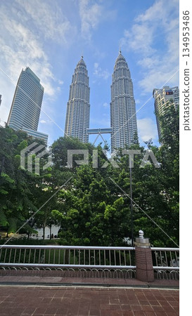 this is famous build in Malaysia named Twin Tower at KLCC 134953486