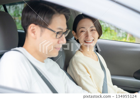 男女駕駛員 男女駕駛員 134955124