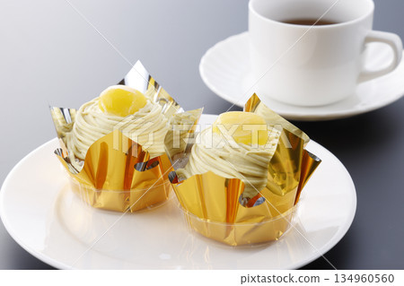 Rich Mont Blanc and hot tea set 134960560