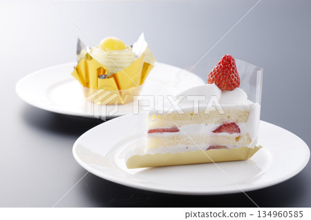 草莓蛋糕和白朗峰套裝 134960585