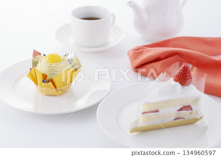 Shortcake, Mont Blanc & Tea Set 134960597