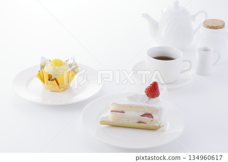 Shortcake, Mont Blanc & Tea Set 134960617