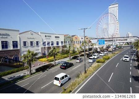 Rinku Premium Outlets streetscape 134961265