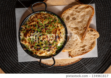 Baked Macaroni And Cheese With Bread Slices Baked Macaroni And Cheese With Bread Slices 134961817