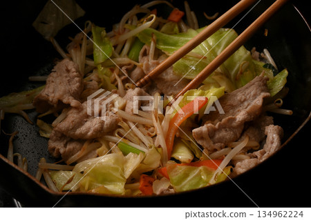 Stir-fried meat vegetables Stir-fried meat vegetables 134962224