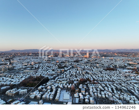 <Aerial> The first snow of the season in Tokyo in the morning 134962246