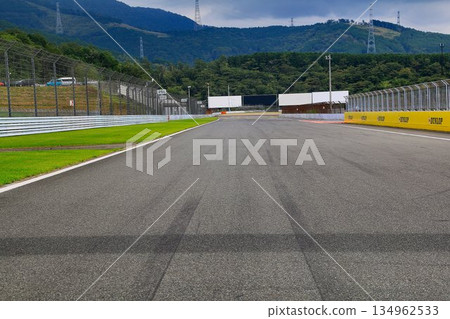 The main straight and first corner of Fuji Speedway have contributed to the development and flourishing of Japanese automobile racing. The main straight and first corner of Fuji Speedway have contributed to the development and flourishing of Japanese automobile racing. 134962533