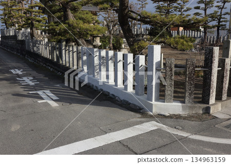 The shrine fence damaged by the repaired car 134963159