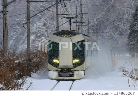 雪國，南會津... 走在冰凍的鐵路上 [特快自由] 500 系列 134963267