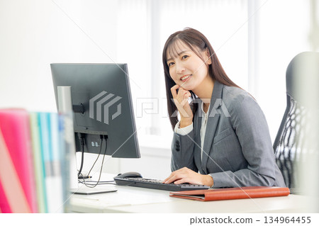 Business woman working in the office Business woman working in the office 134964455