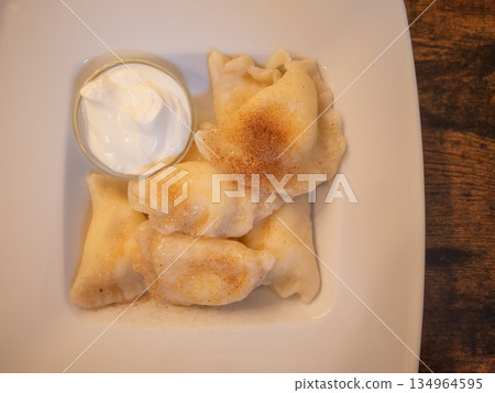 [波蘭] 在克拉科夫一家餐廳吃到的波蘭式餃子（pierogi） 134964595