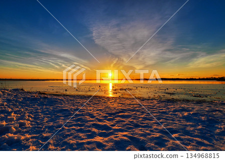 北海道宇都內湖的晨曦 北海道宇都內湖的晨曦 134968815