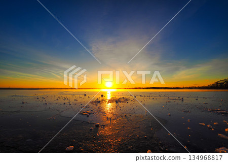 北海道宇都內湖的晨曦 北海道宇都內湖的晨曦 134968817