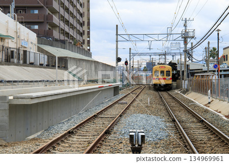 西日本鐵道卡西卡園前站正在進行月台擴建工程 134969961