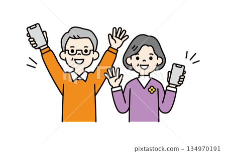 一組向量插圖素材,描繪了面帶微笑、手持智慧型手機的老年男女(彩色)。 一組向量插圖素材,描繪了面帶微笑、手持智慧型手機的老年男女(彩色)。 134970191