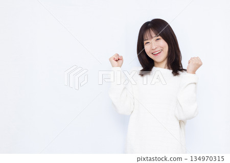 膽量姿勢的女人 134970315