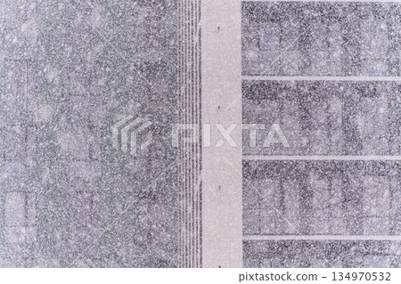 Buildings in the city in the heavy snowing period 134970532
