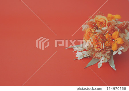 橙色花束（橙色背景） 134970566