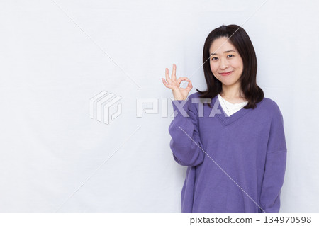 Woman signing OK 134970598