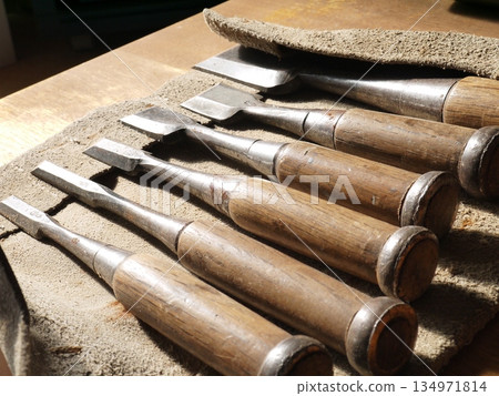 Carpentry tools, chisels Carpentry tools, chisels 134971814