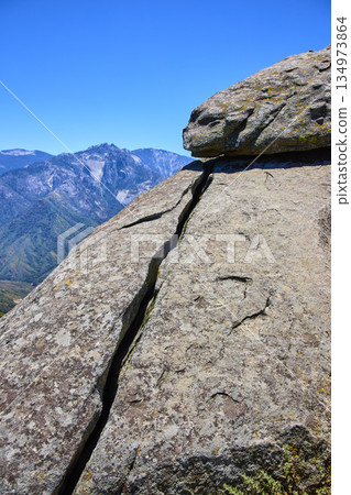 Moro Rock Granite Fissure And Sierra Nevada Mountains Under Clear Blue Sky 134973864