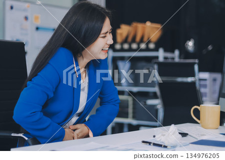 Asian women Aches from working She felt like relaxing 134976205