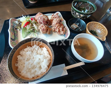 Seasoned with sake lees from a famous sake... "Fried chicken set meal" Seasoned with sake lees from a famous sake... "Fried chicken set meal" 134976475