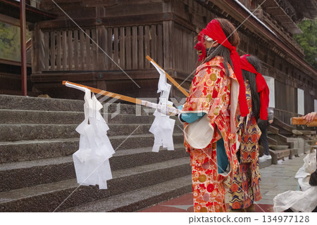 出雲大社本社舉行新年吉祥儀式 134977128
