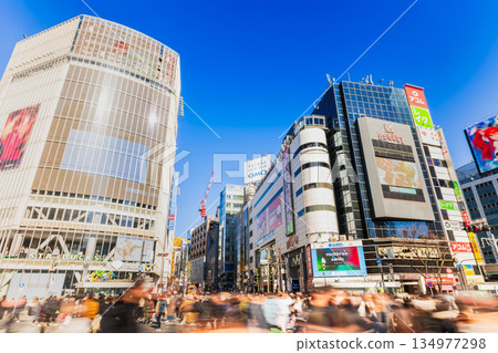澀谷站前十字路口 134977298
