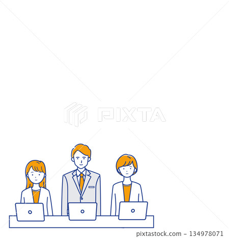 圖：一個商務團隊正在開會，他們之間有筆記型電腦，彼此之間留有空隙（顏色不同） 134978071